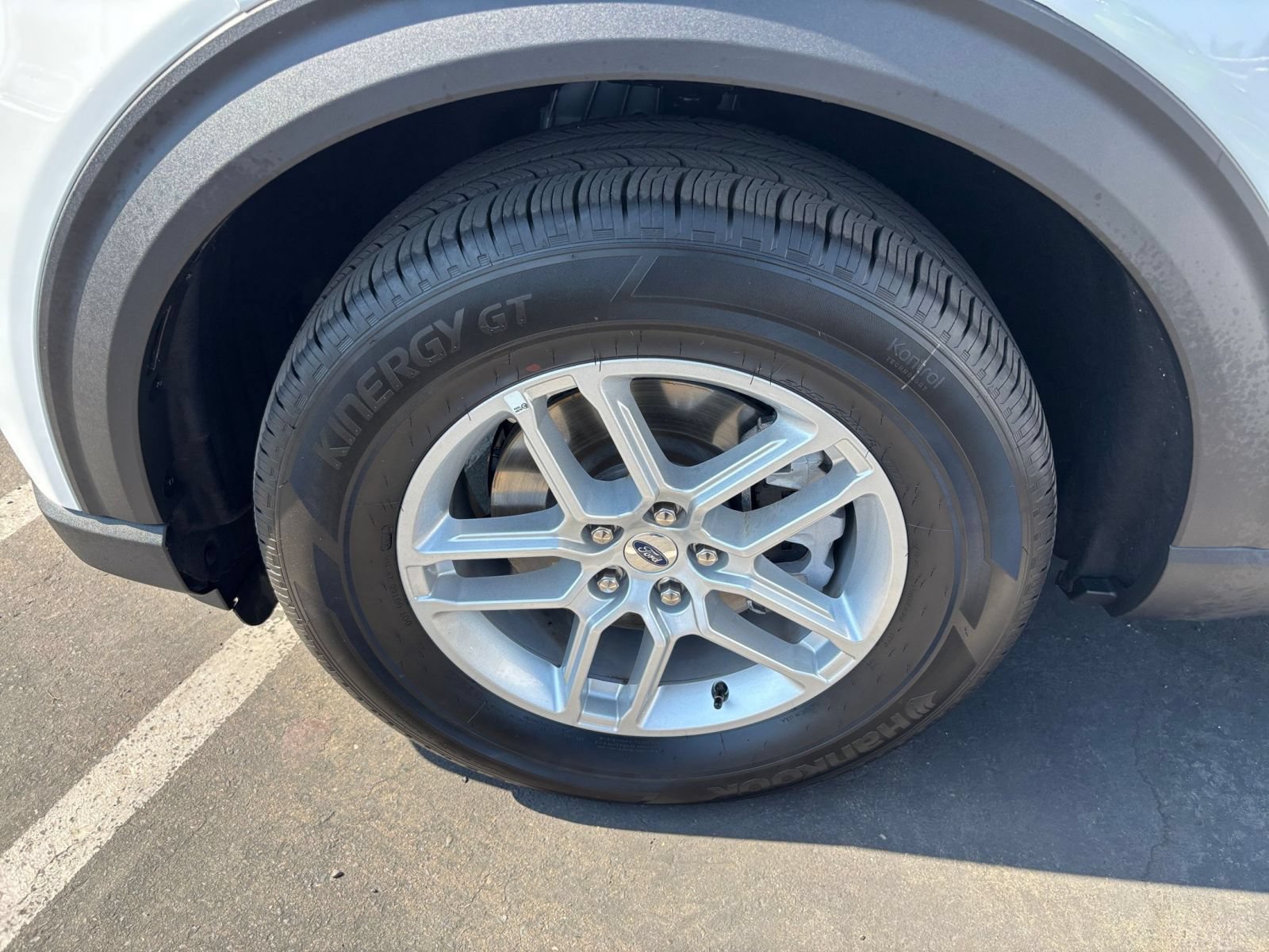 Used 2026 Ford Explorer Active AWD/4WD image 32