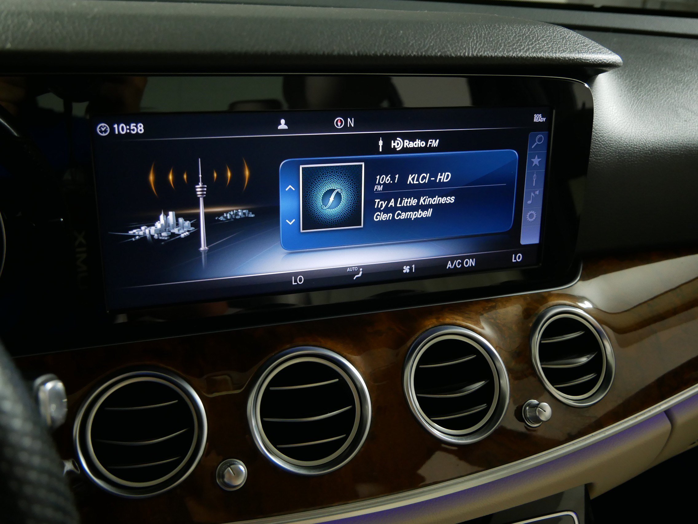 Used 2017 Mercedes-Benz E 300 4MATIC image 22