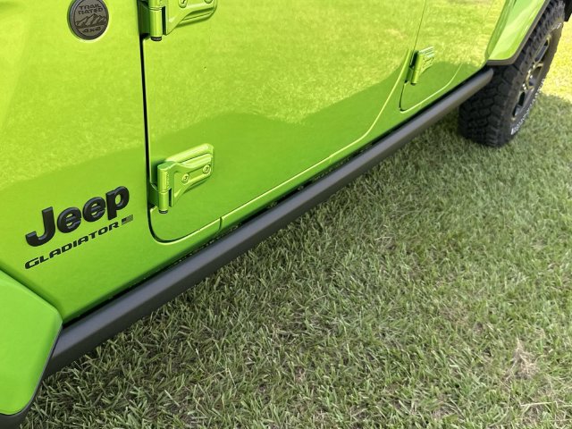 New 2025 Jeep Gladiator Sport AWD/4WD image 17