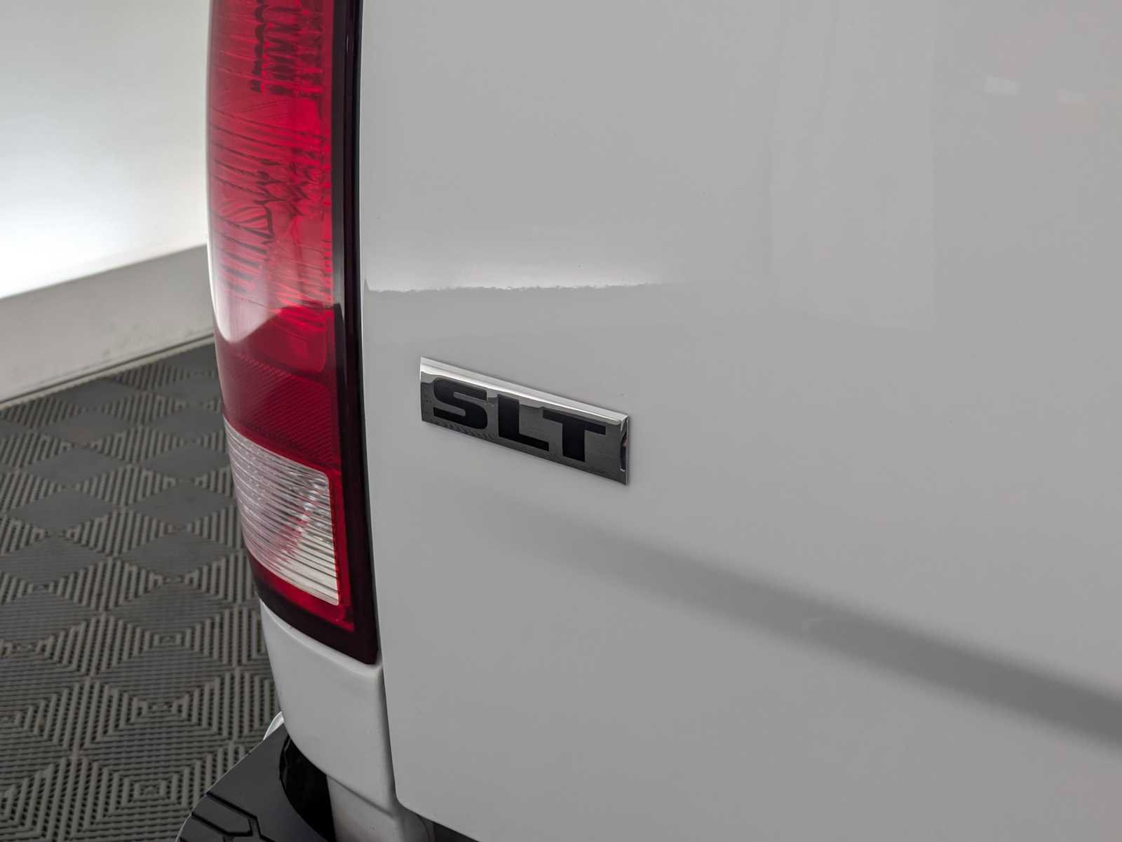 Used 2022 RAM 1500 Classic SLT w/ Protection Group AWD/4WD image 15