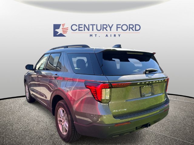 Used 2026 Ford Explorer Active AWD/4WD image 7