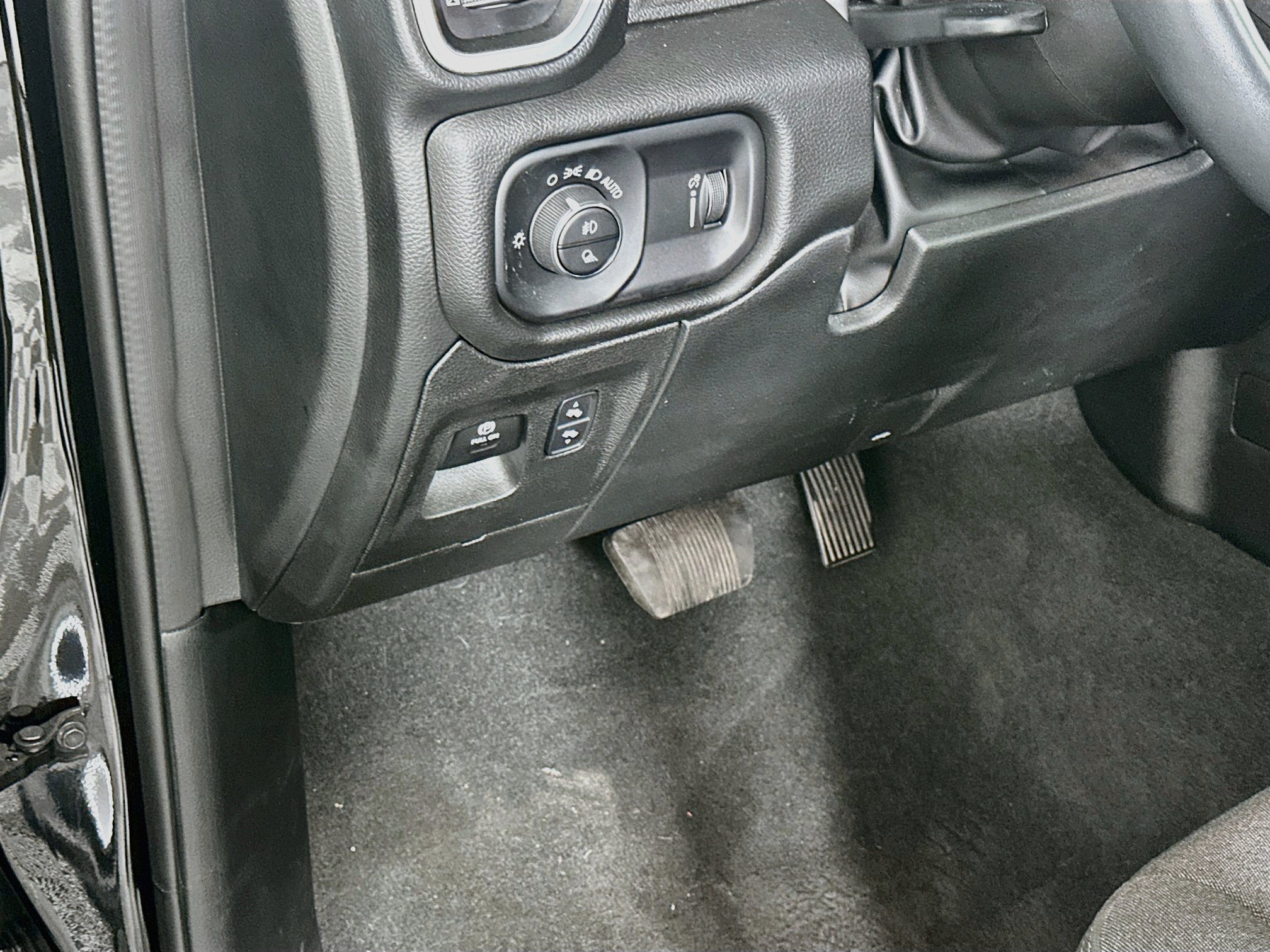 Used 2023 RAM 1500 Big Horn AWD/4WD image 16