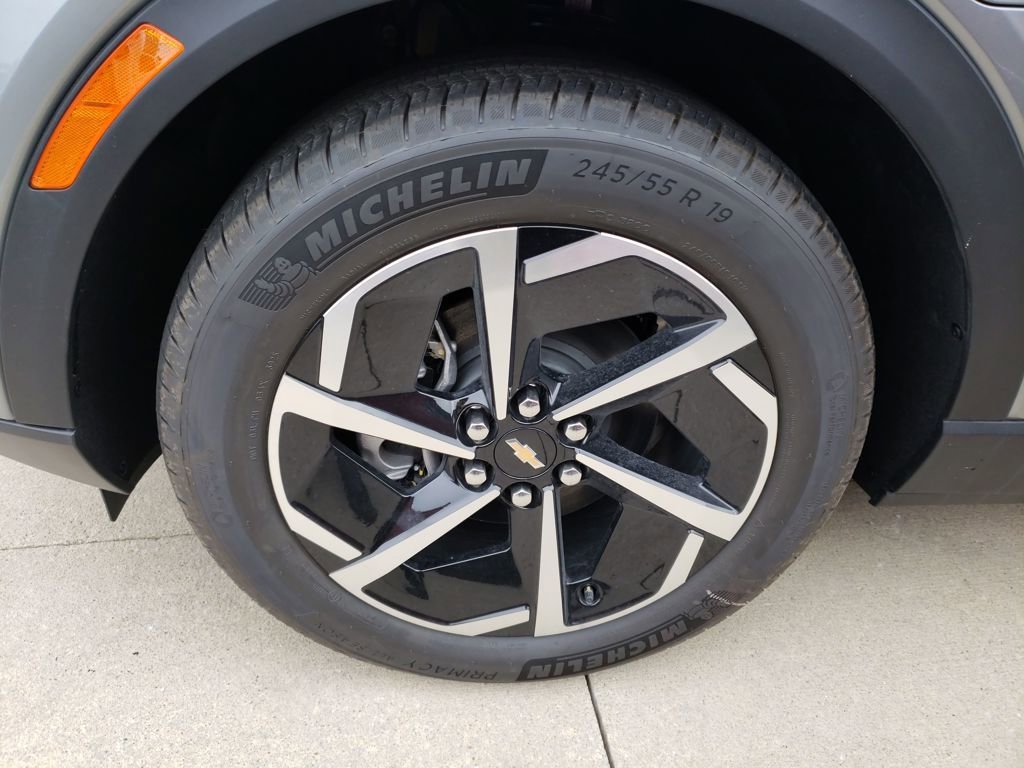 New 2026 Chevrolet Equinox EV LT image 22