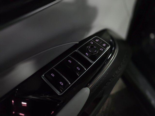 Used 2024 Cadillac Lyriq Luxury image 31