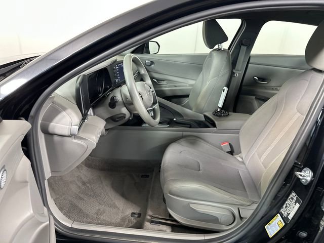 Certified 2023 Hyundai Elantra SE w/ Cargo Package FWD image 11