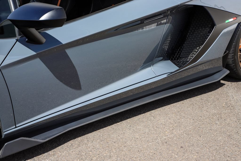Used 2019 Lamborghini Aventador SVJ AWD/4WD image 16