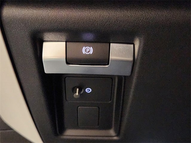 Used 2025 Land Rover Defender 110 S image 22