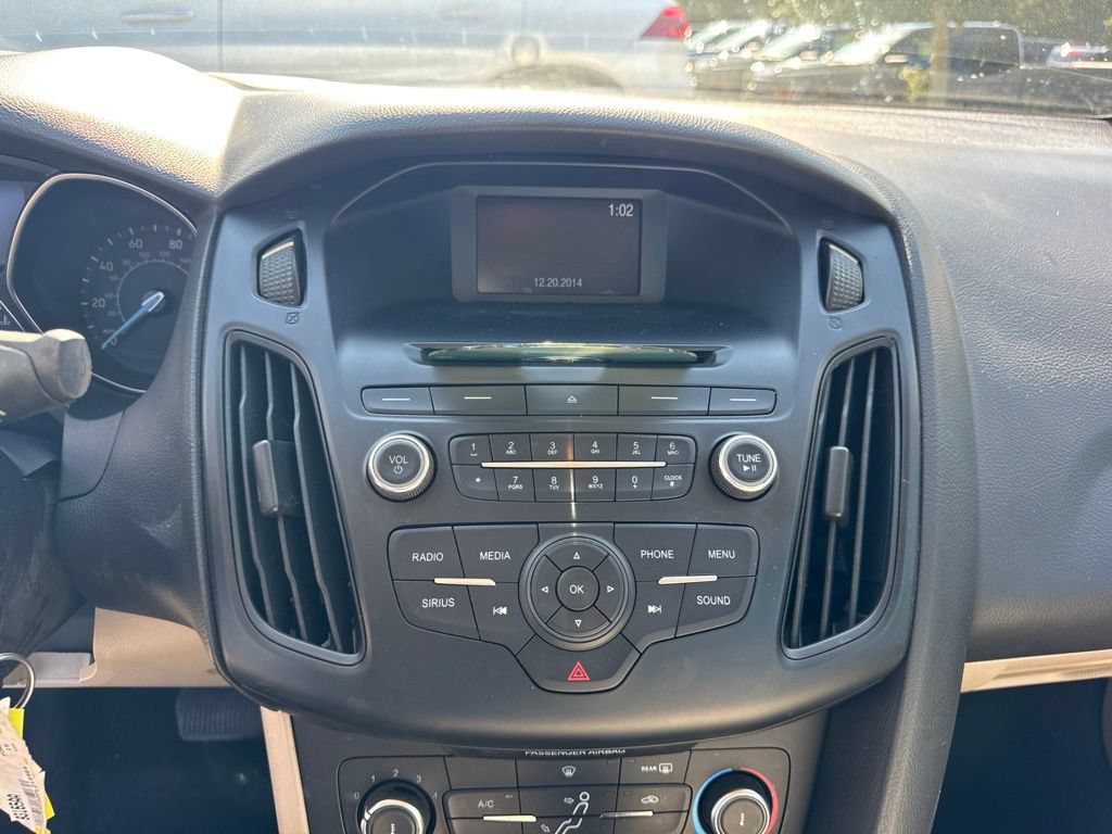 Used 2015 Ford Focus SE w/ Reverse Sensing Package FWD image 12