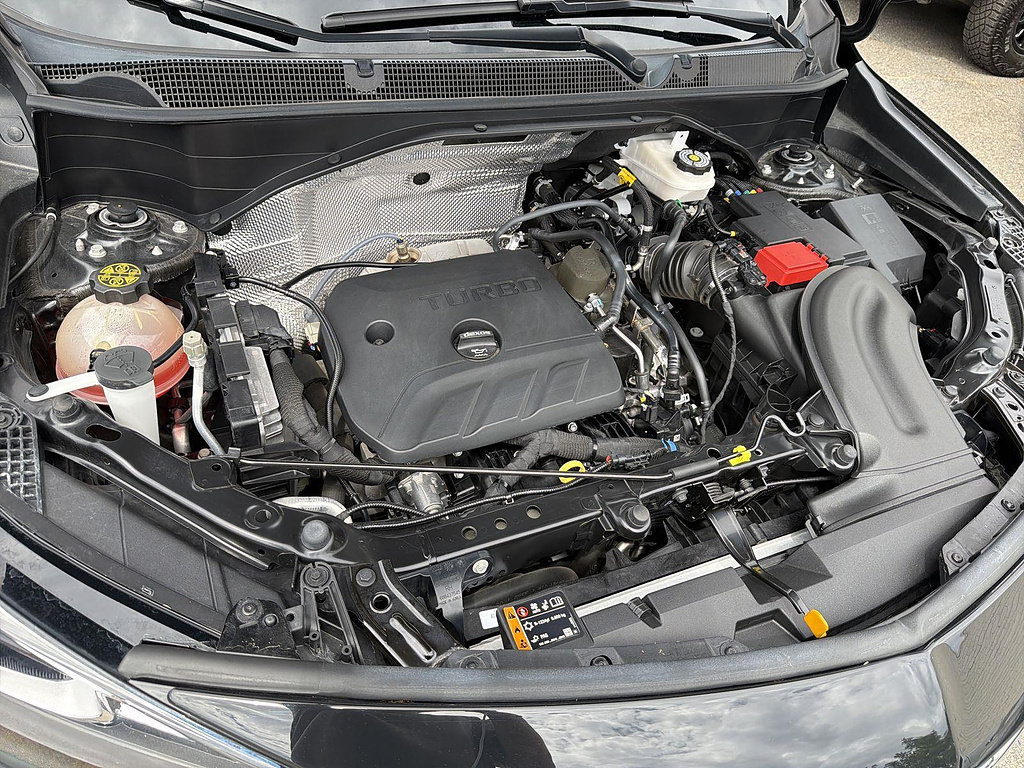 Used 2023 Buick Encore GX Essence w/ Experience Buick Package FWD image 28