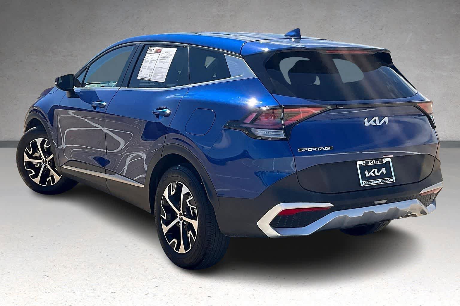 Certified 2025 Kia Sportage EX FWD image 4