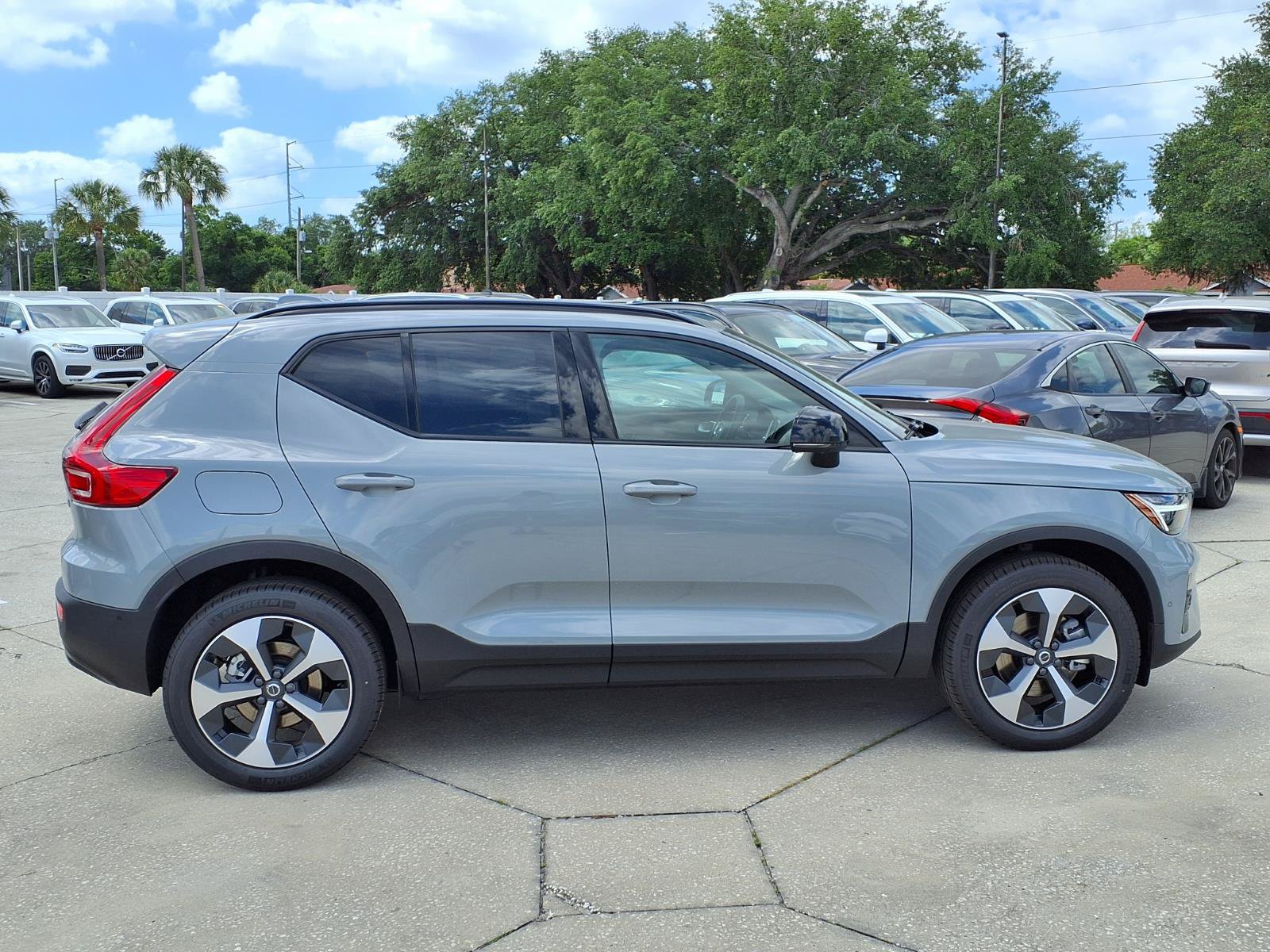 New 2026 Volvo XC40 B5 Plus w/ Protection Package Premier AWD/4WD image 8