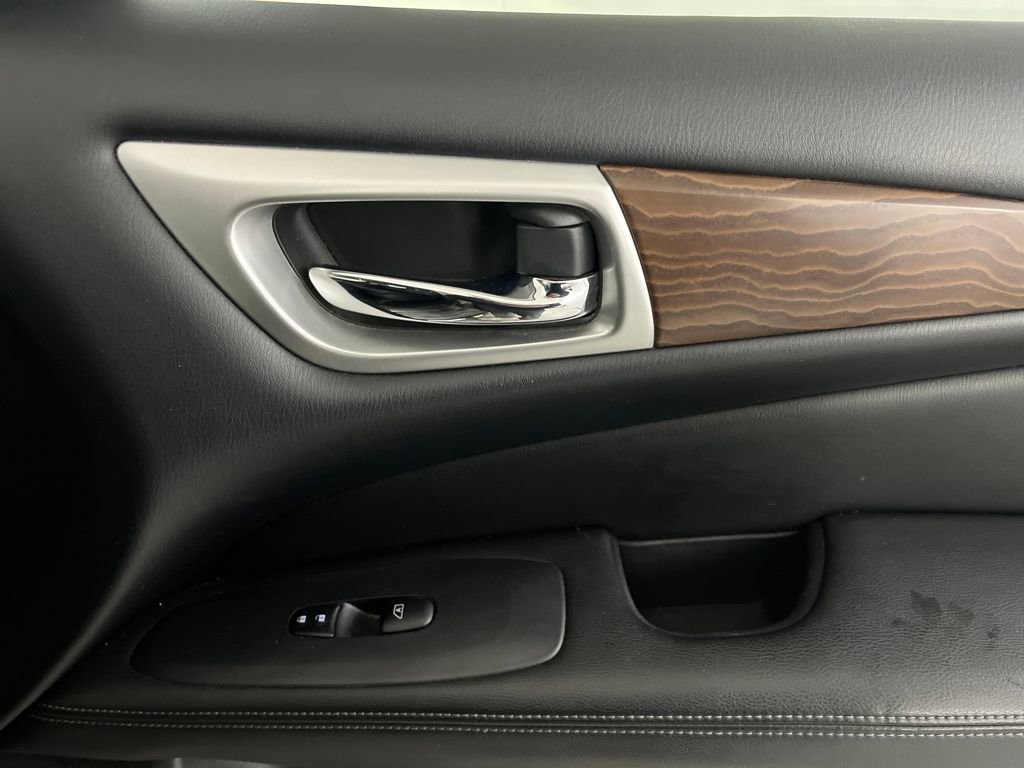 Used 2018 Nissan Pathfinder Platinum image 59