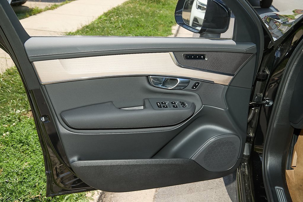New 2025 Volvo XC90 B6 Plus w/ Protection Package image 10