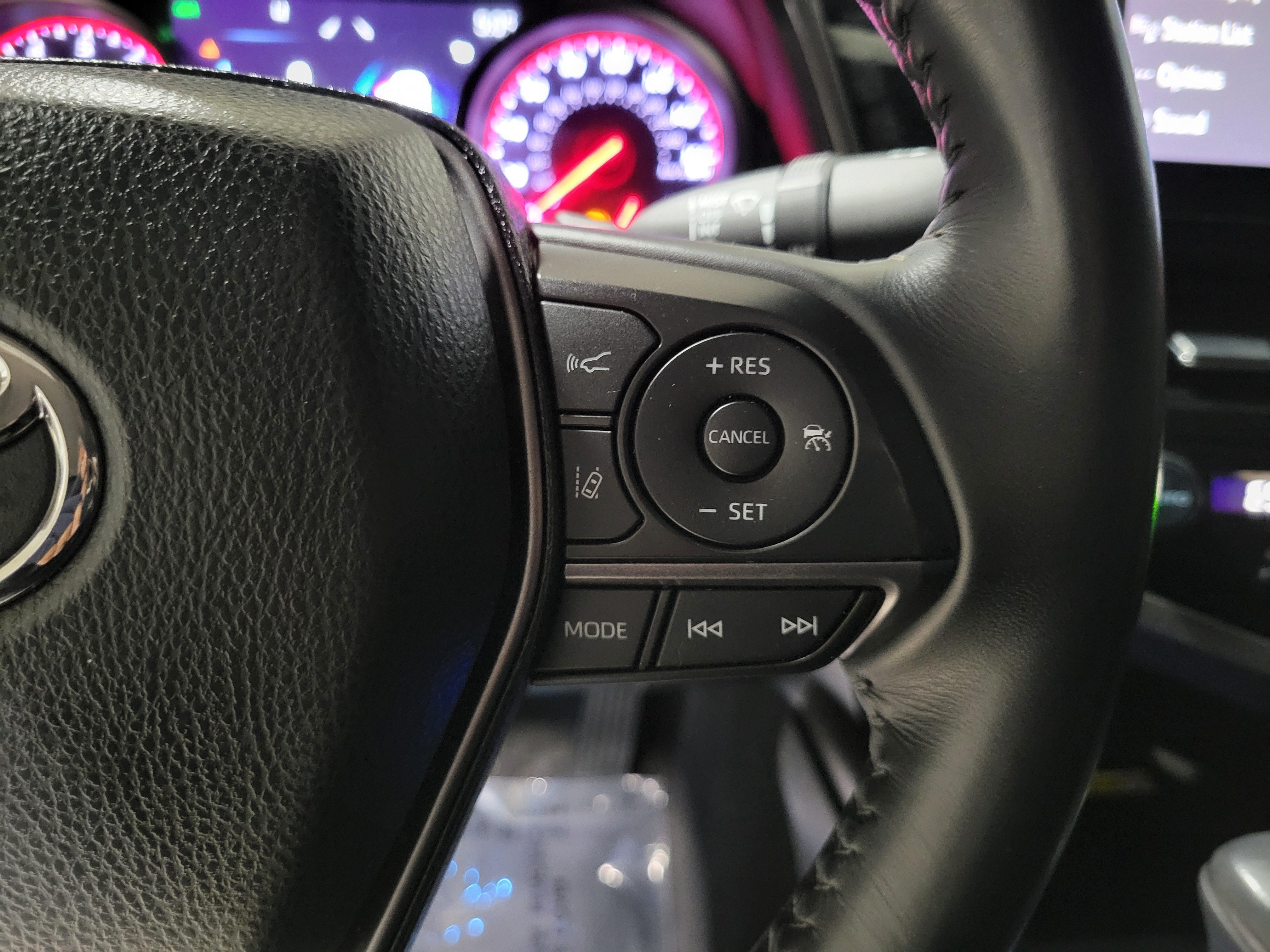 Used 2022 Toyota Camry XSE FWD image 24