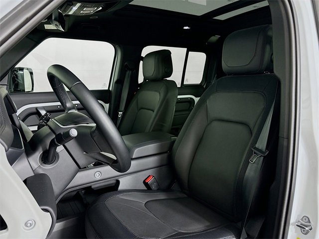 Used 2024 Land Rover Defender 110 X-Dynamic SE image 22