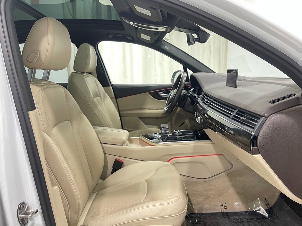 Used 2018 Audi Q7 3.0T Prestige w/ Prestige Package image 32