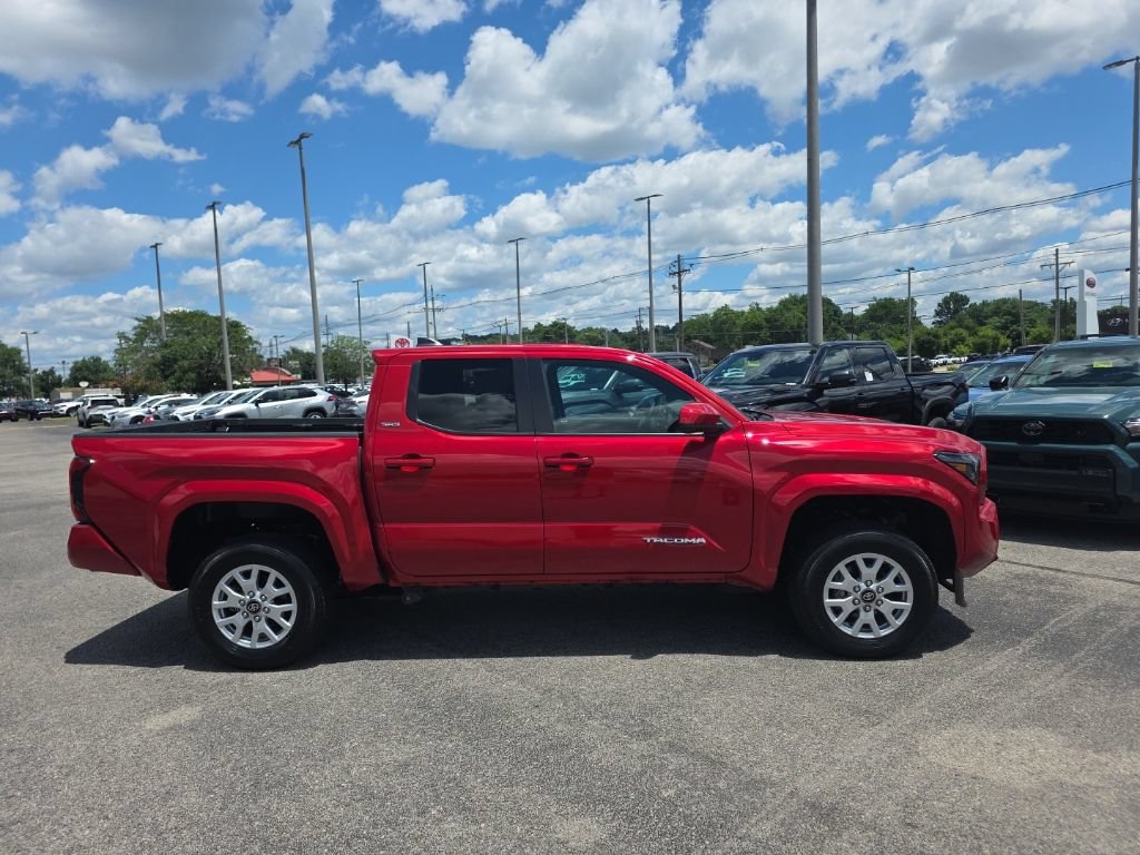 Certified 2025 Toyota Tacoma SR5 AWD/4WD image 3