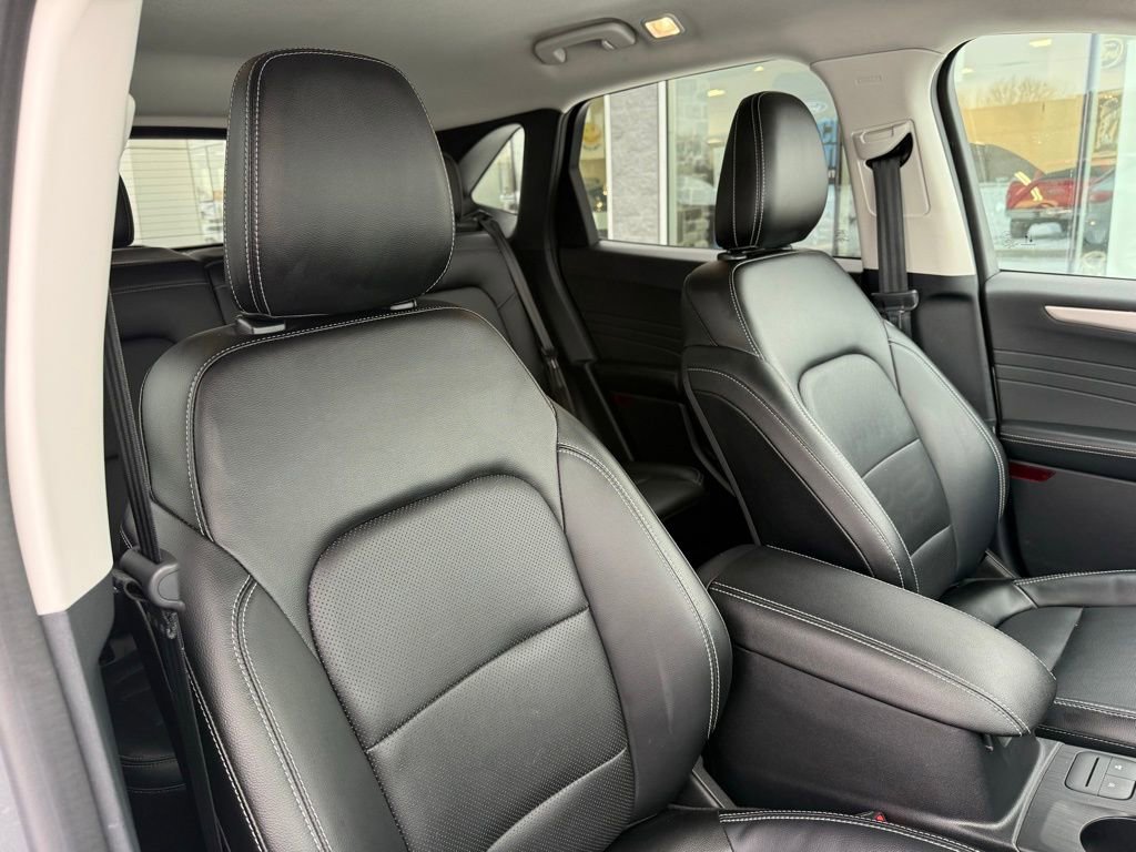 Used 2022 Ford Escape SEL image 27