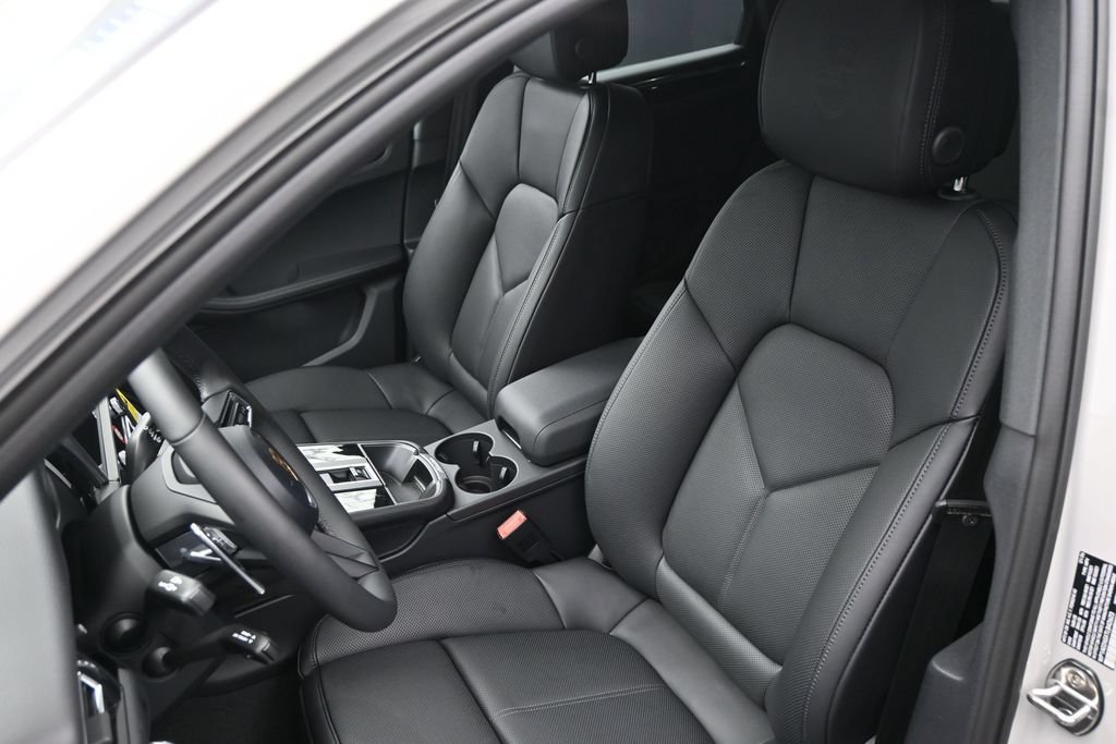 New 2026 Porsche Macan S AWD/4WD image 5