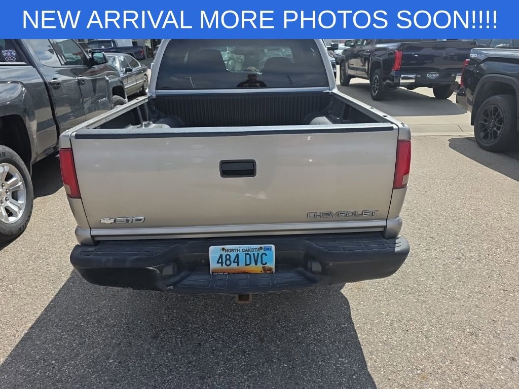 Used 2004 Chevrolet S10 Pickup LS w/ Appearance Package AWD/4WD image 3