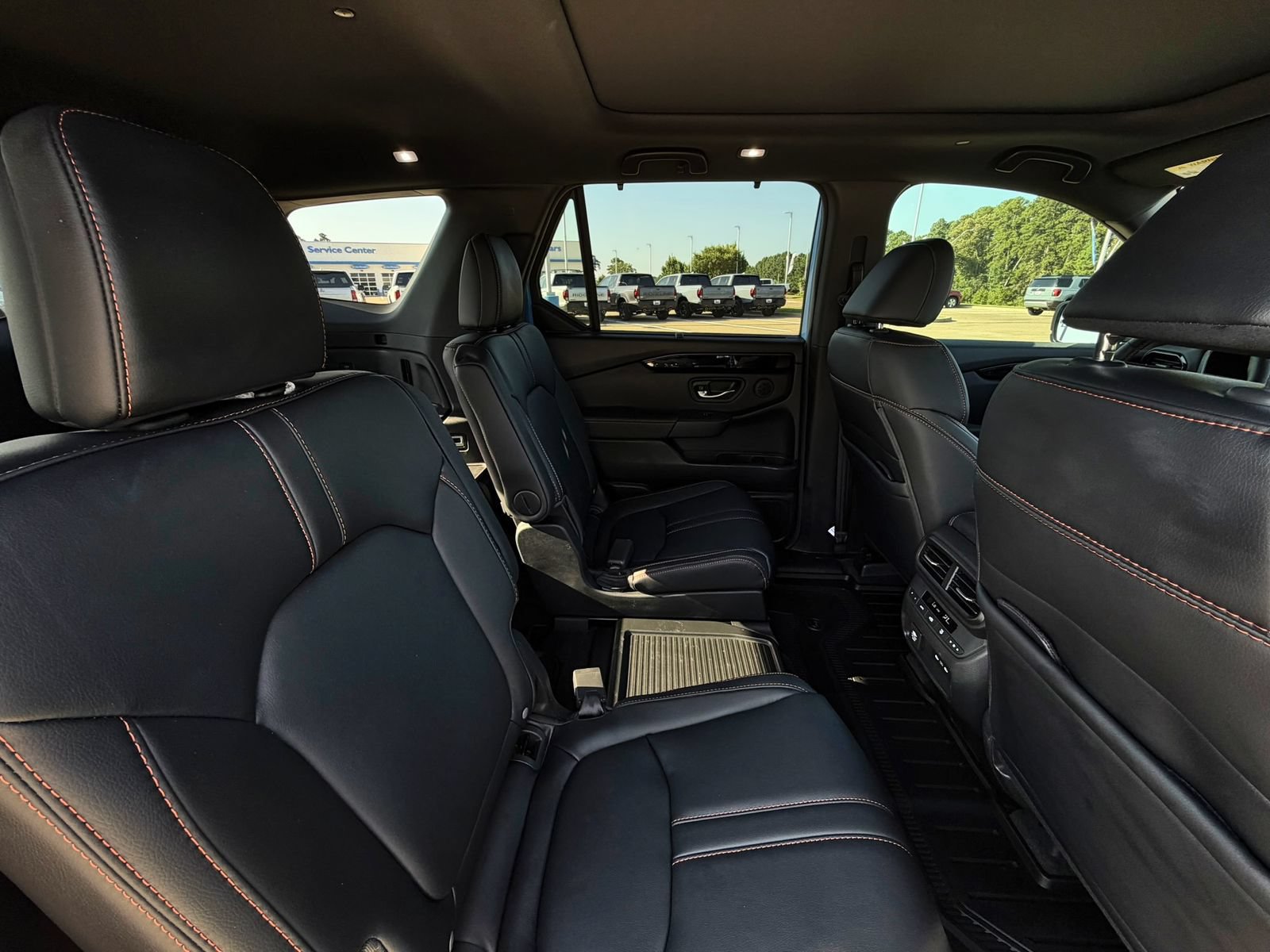 Used 2025 Honda Pilot TrailSport image 26