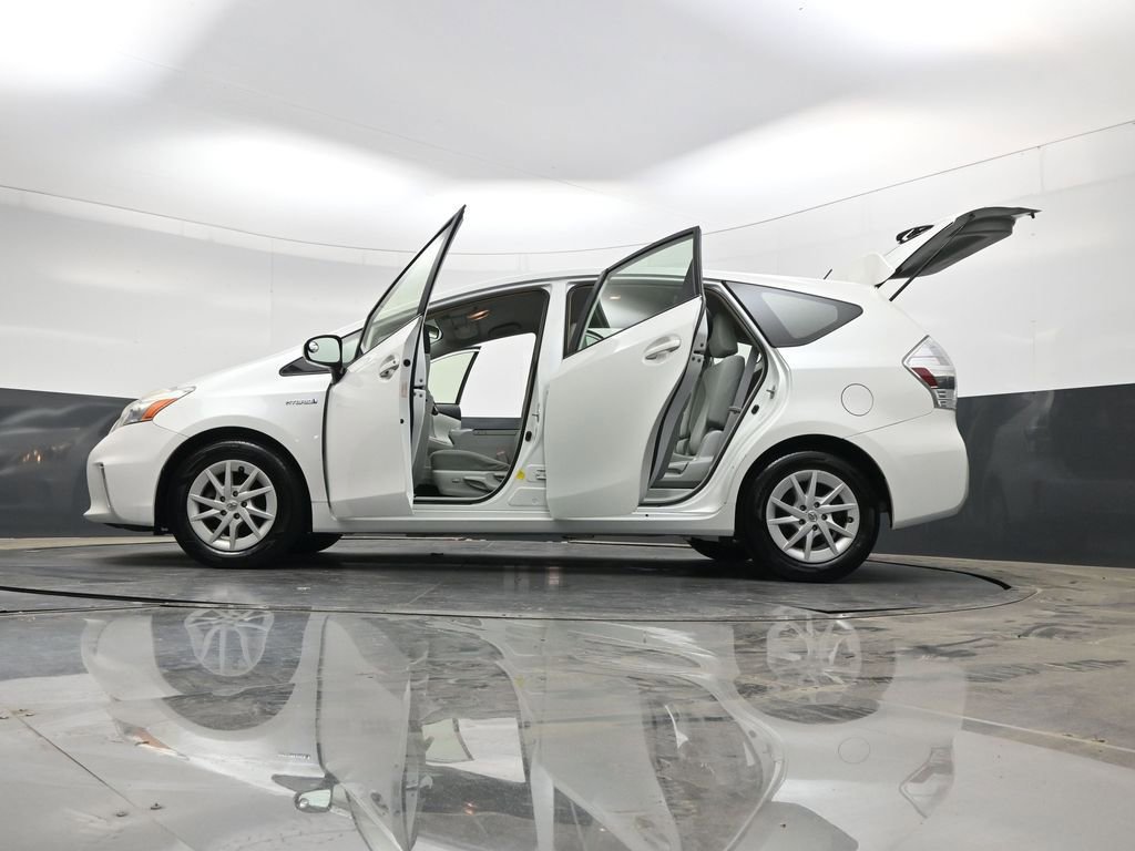 Used 2014 Toyota Prius V Three FWD image 39