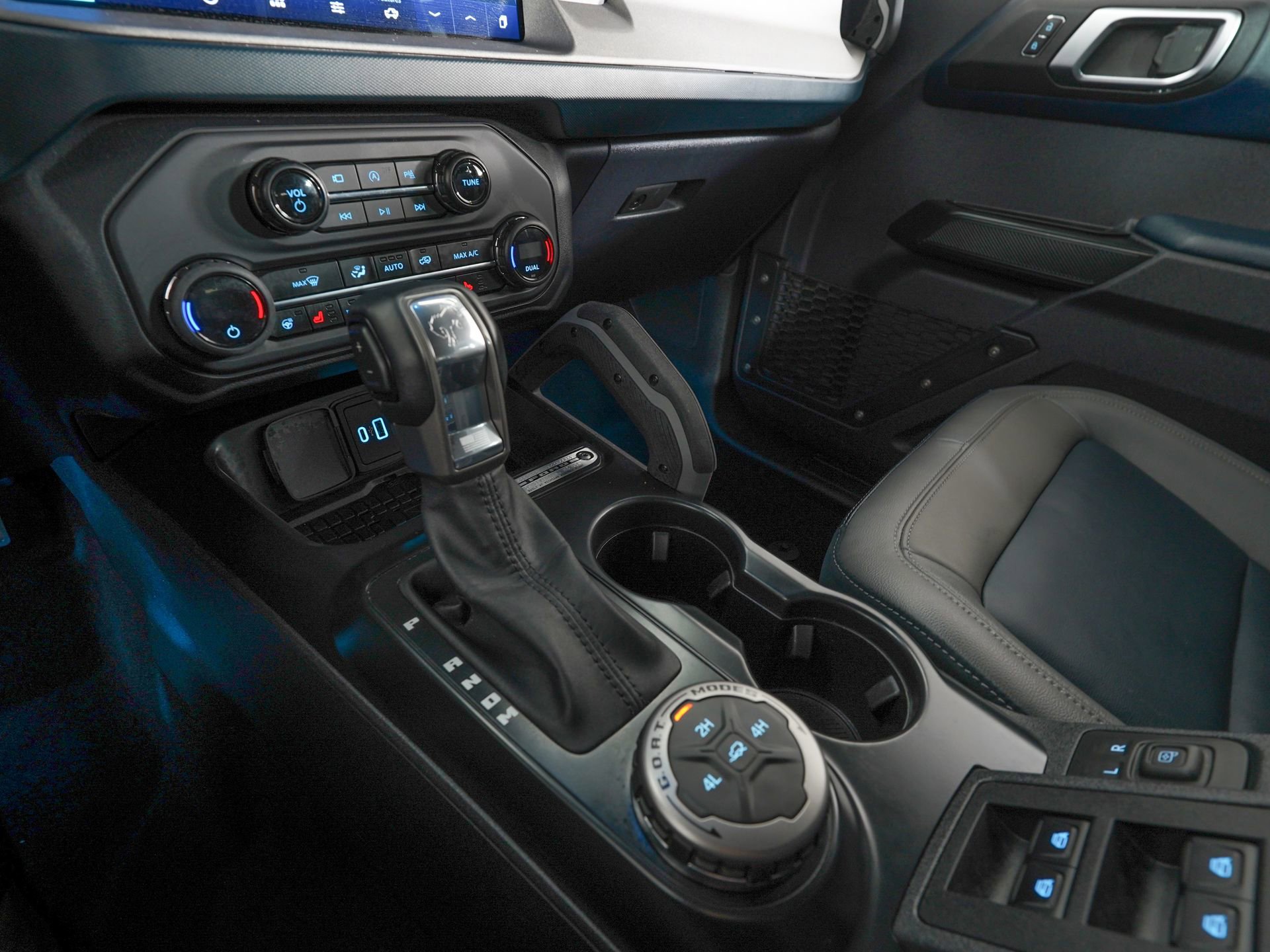 Used 2024 Ford Bronco Outer Banks AWD/4WD image 21