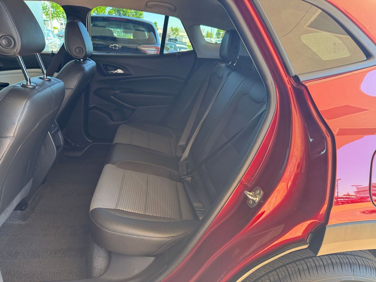 Used 2025 Chevrolet Trax LT image 27