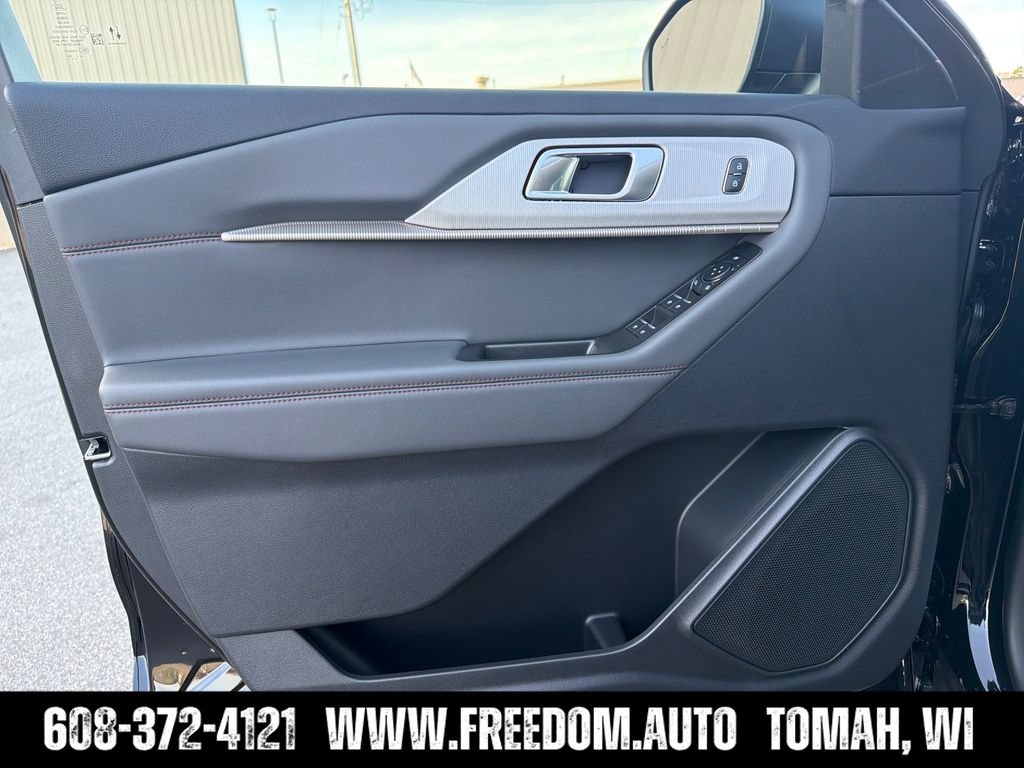 New 2026 Ford Explorer Active w/ Active Comfort Package AWD/4WD image 12