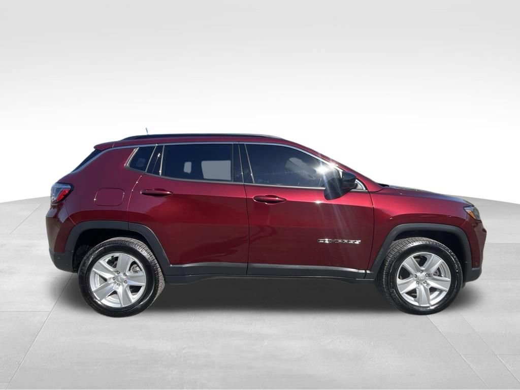 Used 2022 Jeep Compass Latitude w/ Convenience Group AWD/4WD image 12