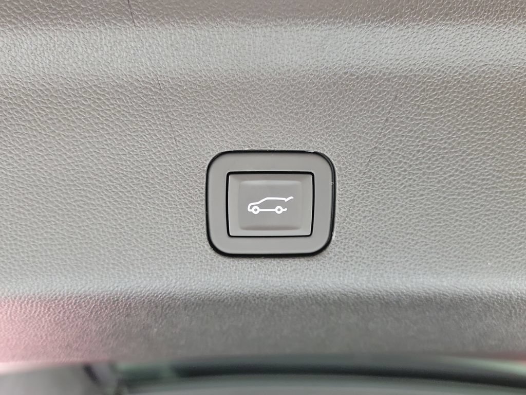 Certified 2025 Cadillac Escalade V w/ LPO, Floor Liner Package AWD/4WD image 10
