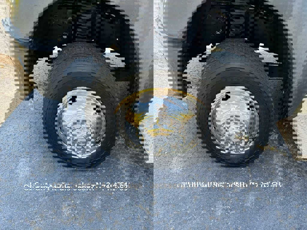 Used 2012 Ford F550 2WD Regular Cab Super Duty w/ Payload Upgrade Pkg image 10