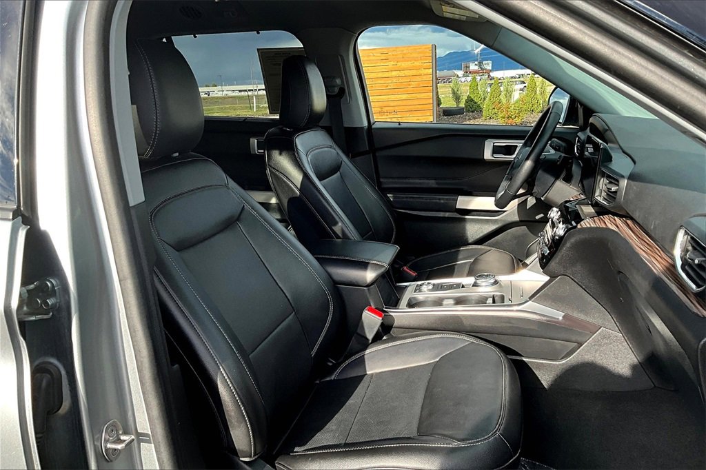 Used 2024 Ford Explorer Limited image 7
