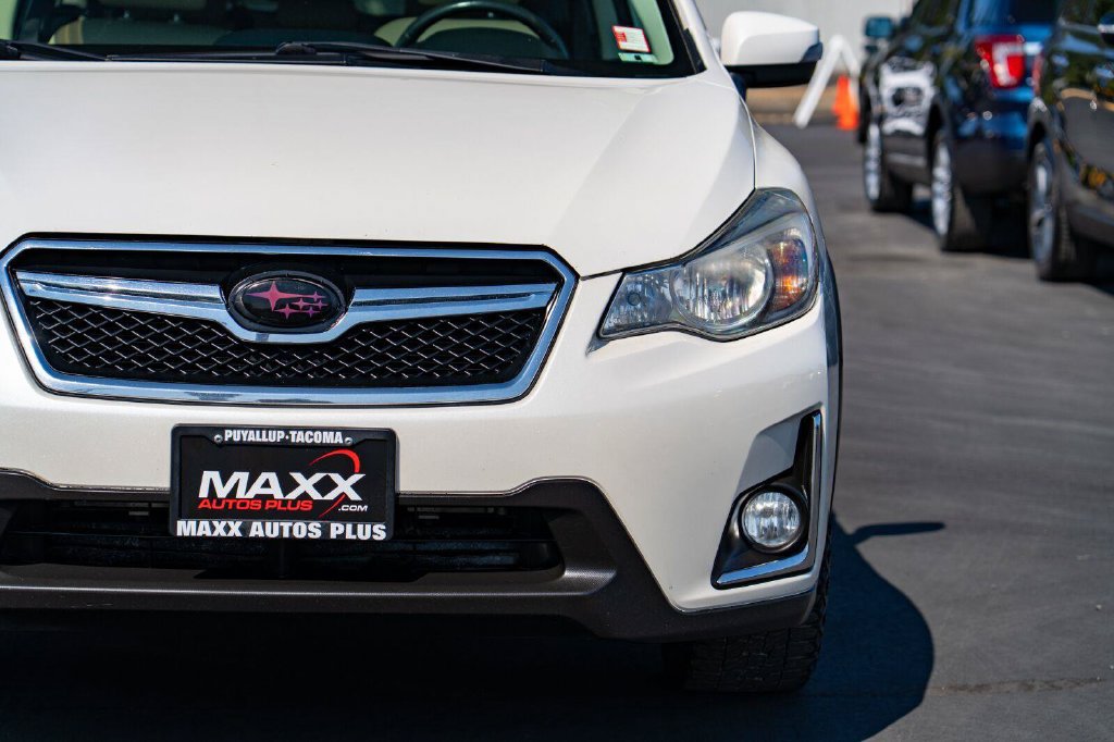 Used 2017 Subaru Crosstrek 2.0i Limited AWD/4WD image 5