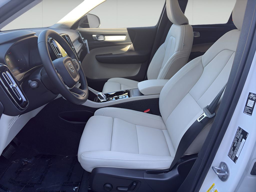 New 2026 Volvo XC40 B5 Plus w/ Protection Package Premier AWD/4WD image 7
