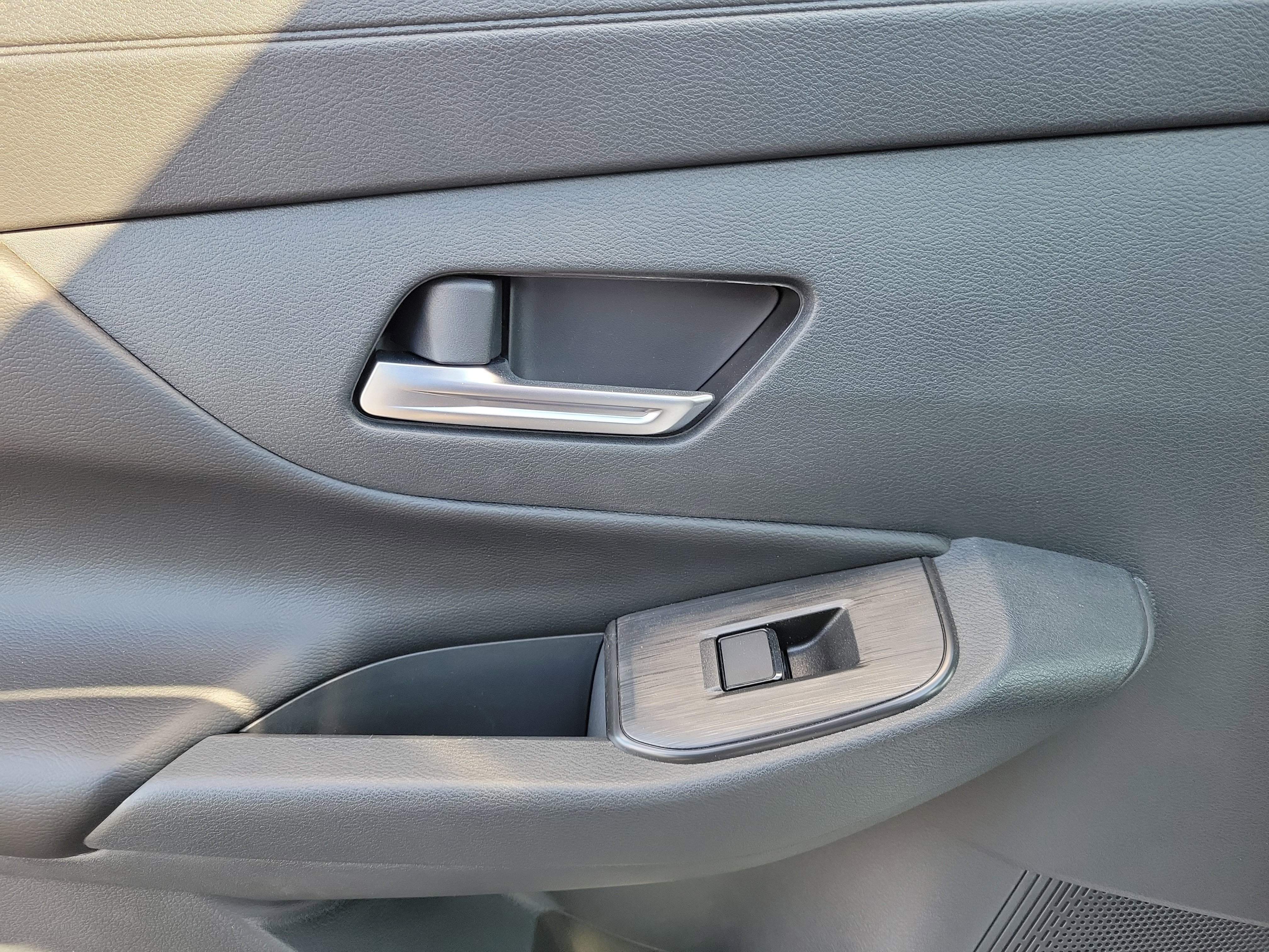 New 2026 Nissan Sentra SR w/ SR Premium Package FWD image 12