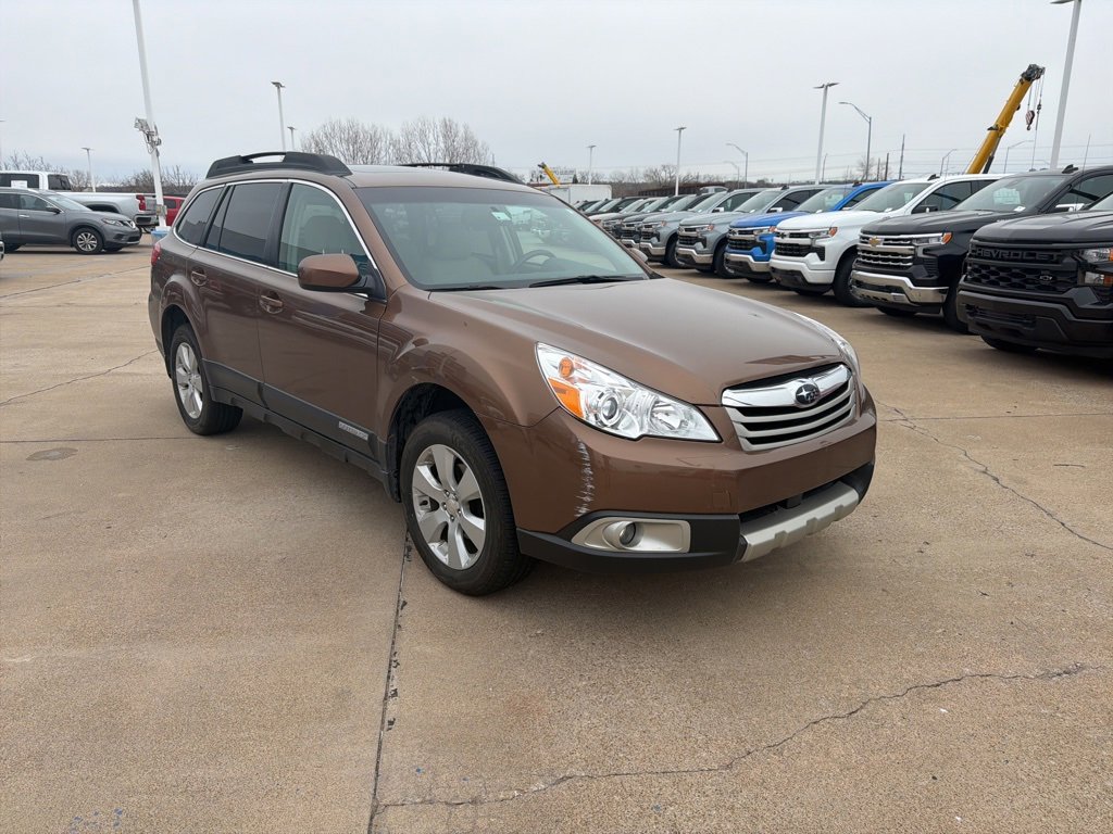 Used 2011 Subaru Outback 2.5i Limited image 3