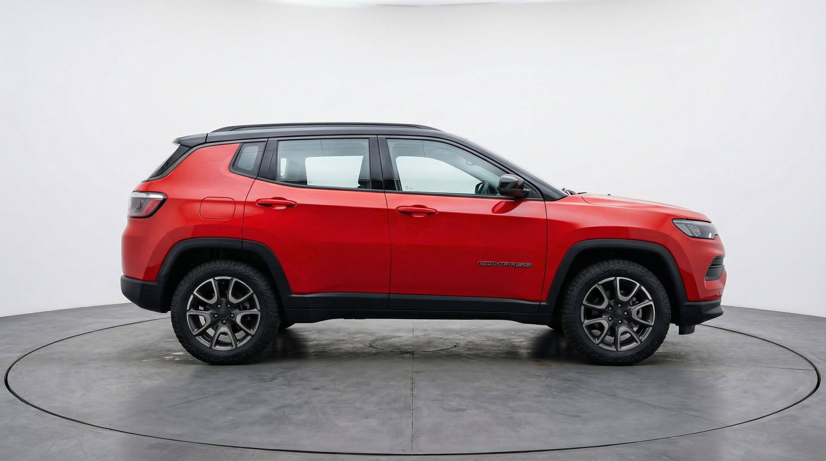 Used 2025 Jeep Compass Trailhawk image 11