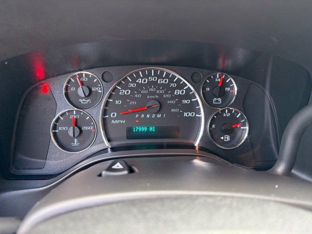 Used 2025 Chevrolet Express 2500 w/ Driver Convenience Package RWD image 13