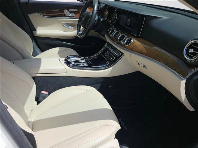 Used 2017 Mercedes-Benz E 300 image 22