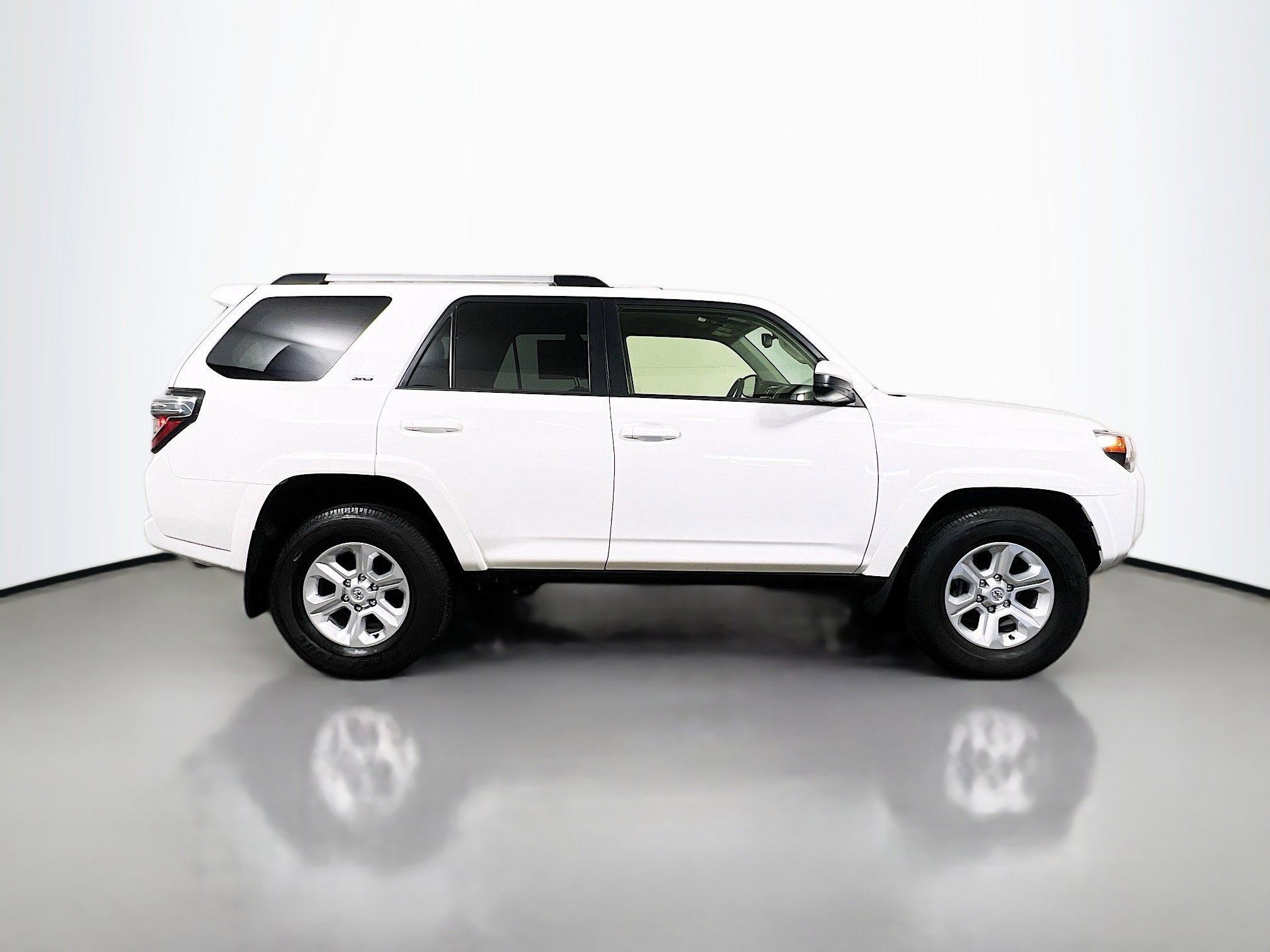 Used 2024 Toyota 4Runner SR5 image 3