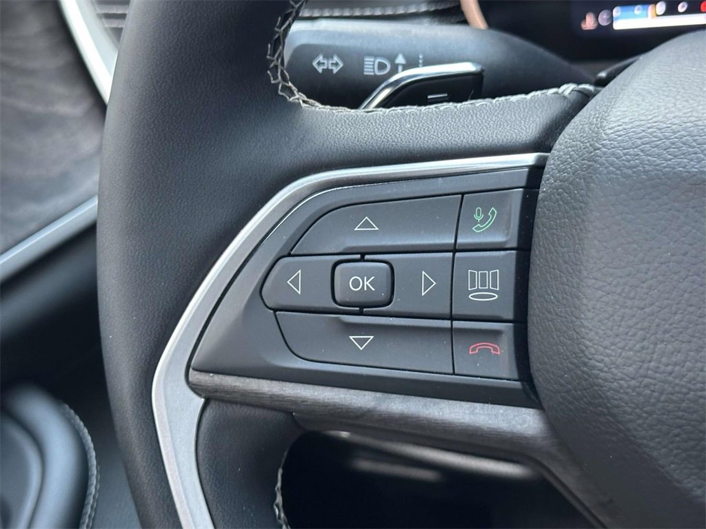 Used 2024 Jeep Grand Cherokee Limited image 21