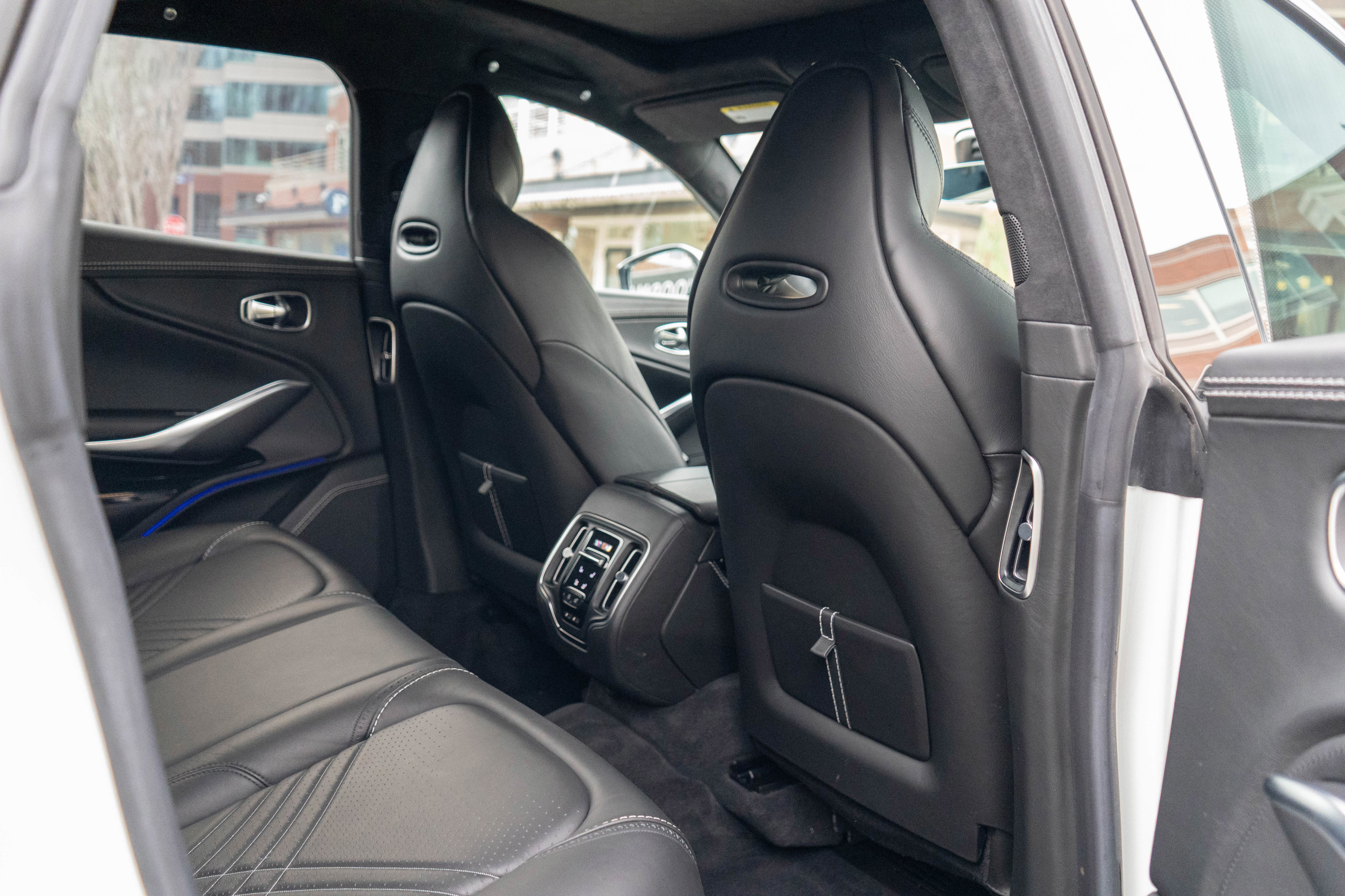 Used 2021 Aston Martin DBX image 33