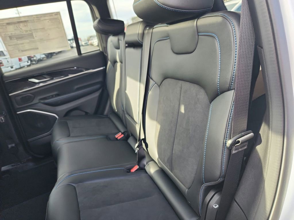 New 2024 Jeep Grand Cherokee Trailhawk AWD/4WD image 22