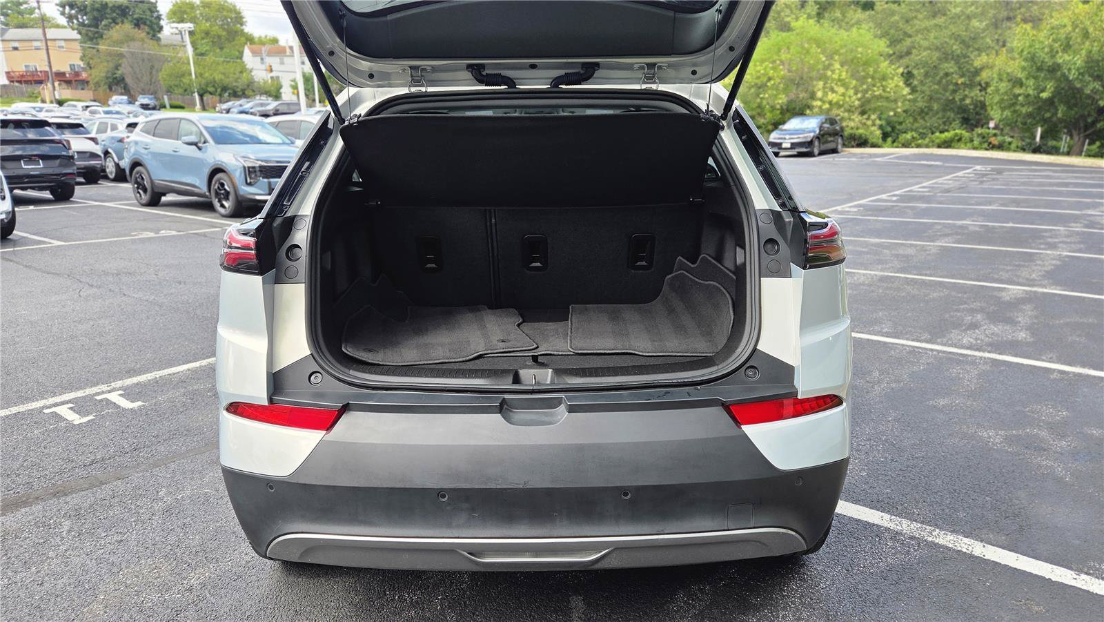 Used 2023 Chevrolet Bolt EUV Premier FWD image 5