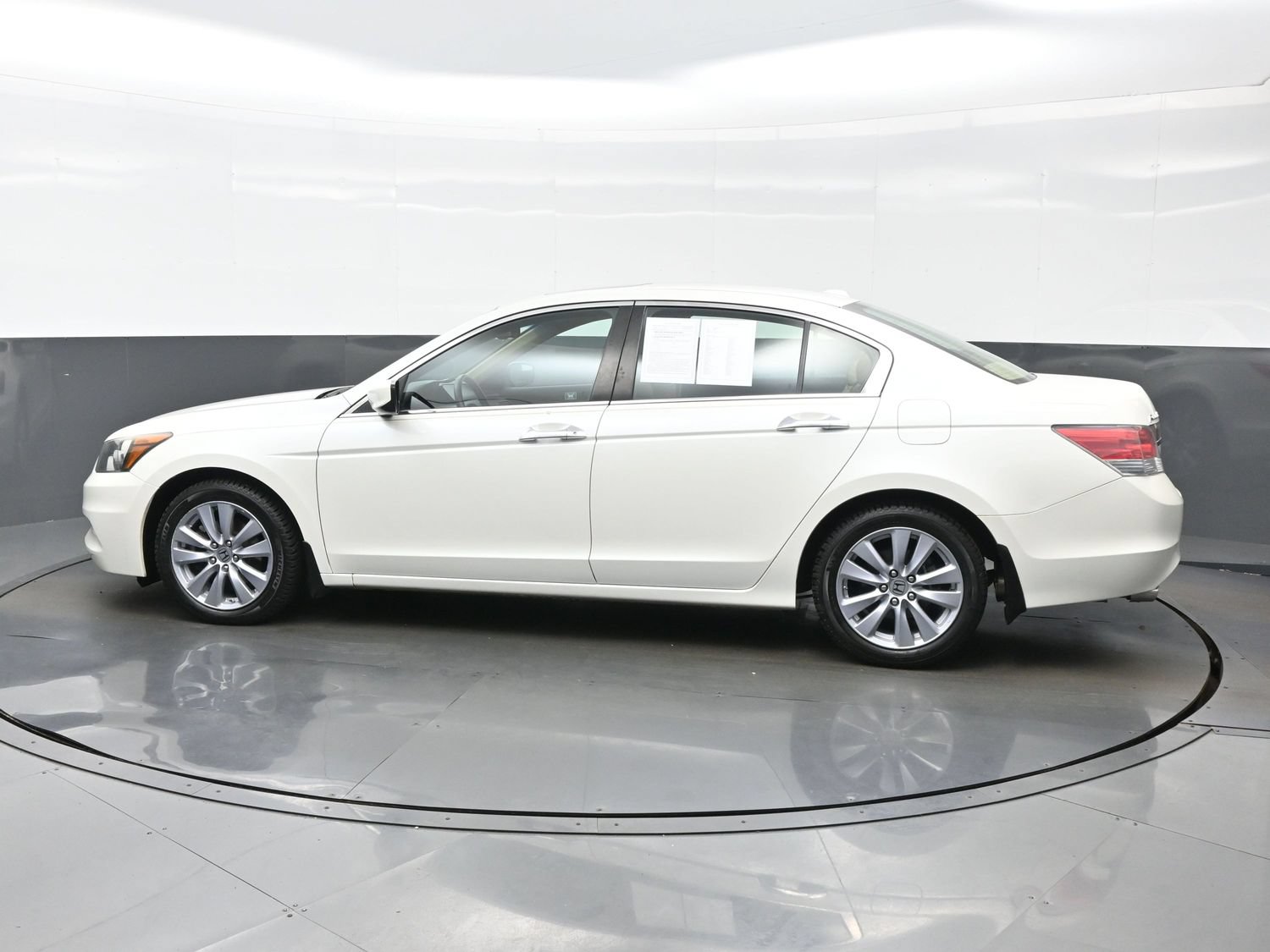 Used 2011 Honda Accord EX-L image 3