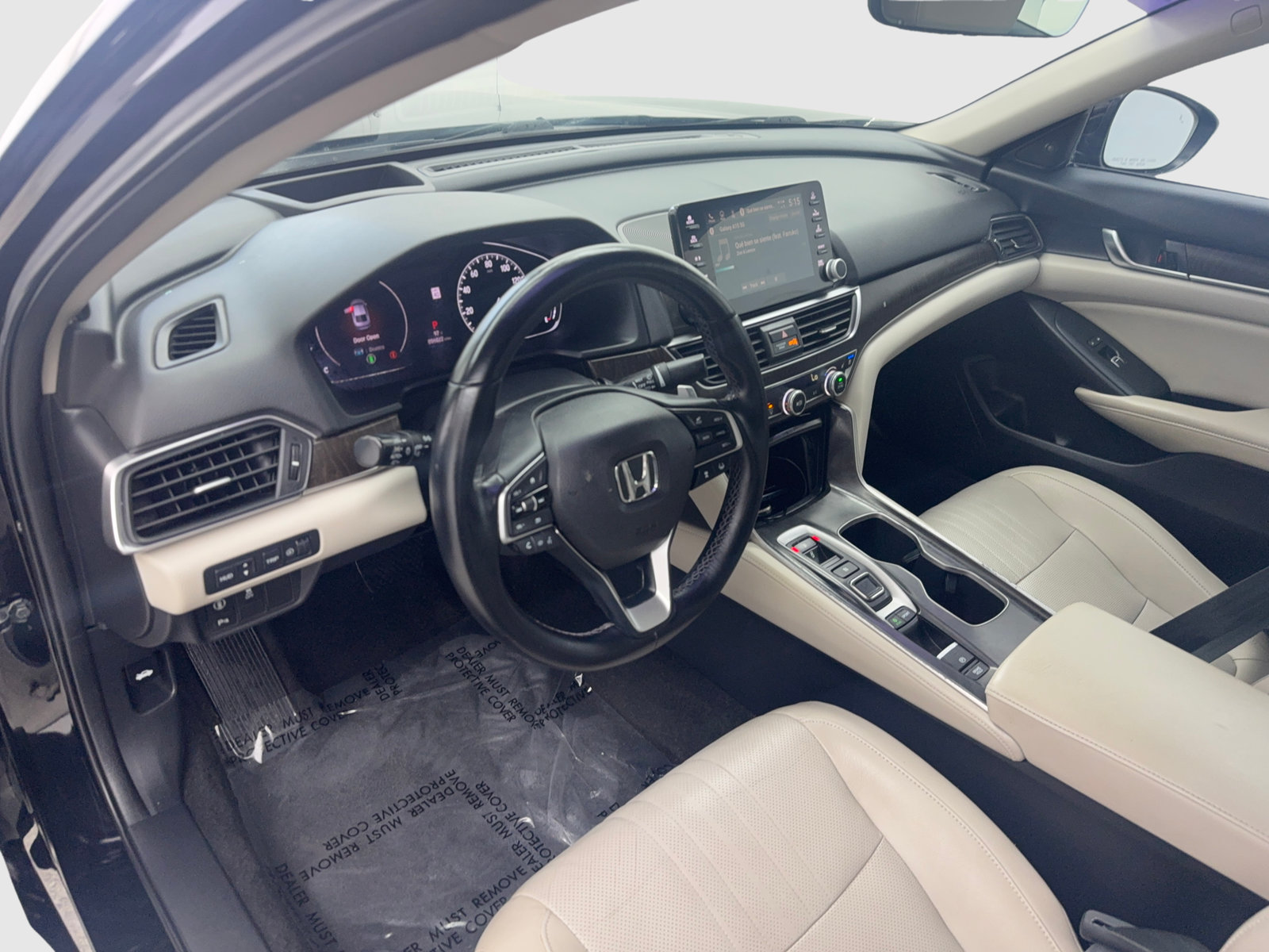 Used 2018 Honda Accord Touring image 29