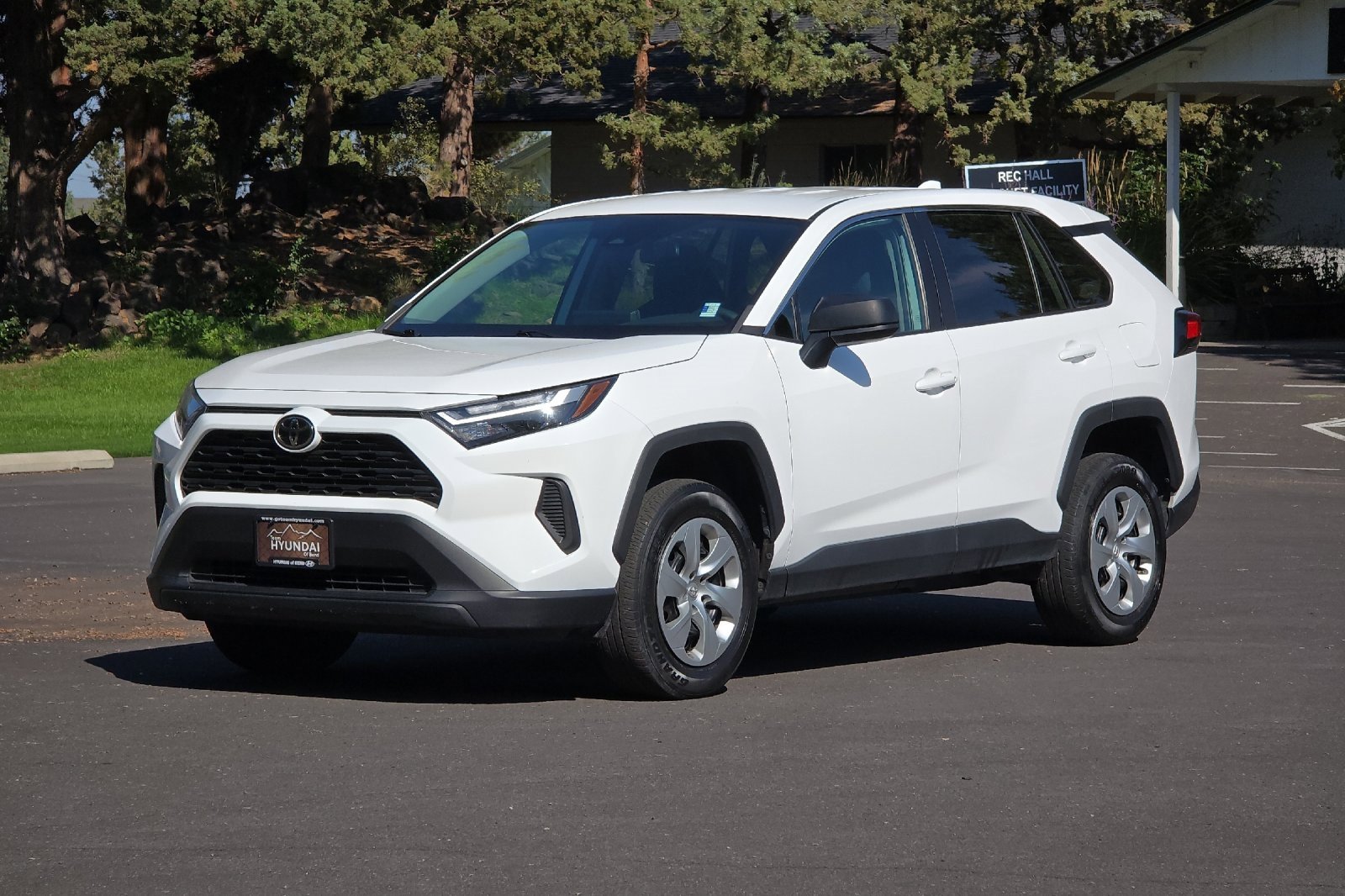 Used 2023 Toyota RAV4 LE image 9