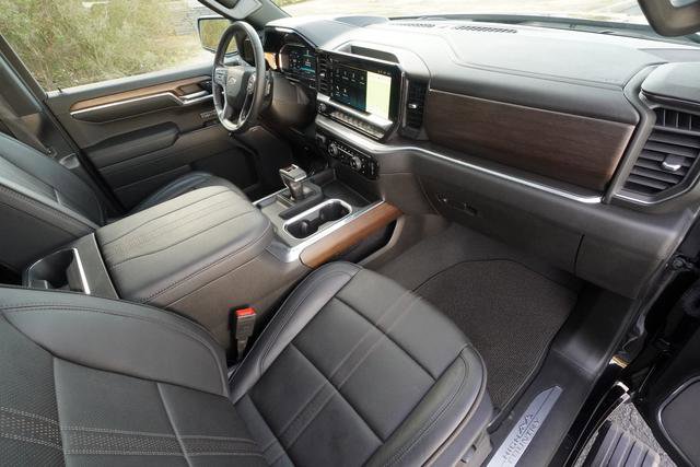 Used 2024 Chevrolet Silverado 1500 High Country w/ Midnight Edition image 25