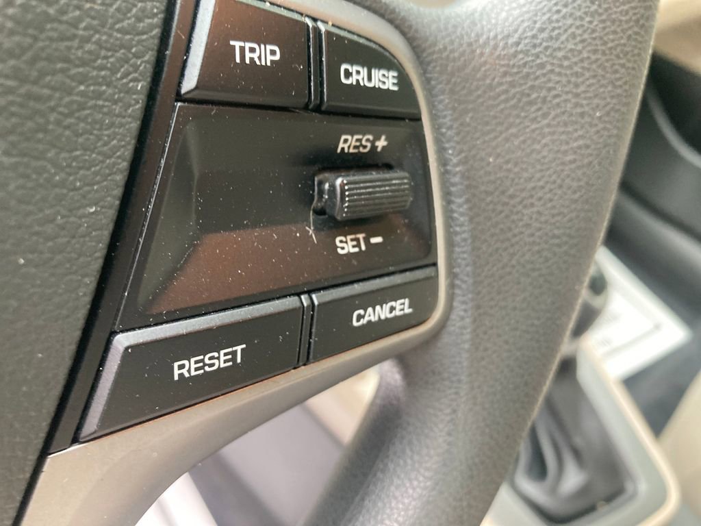 Used 2018 Hyundai Elantra SE image 37
